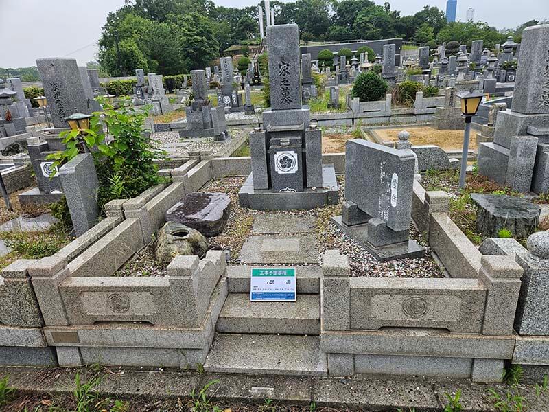 明石市石ヶ谷墓園の施工前墓所・8平米大型区画